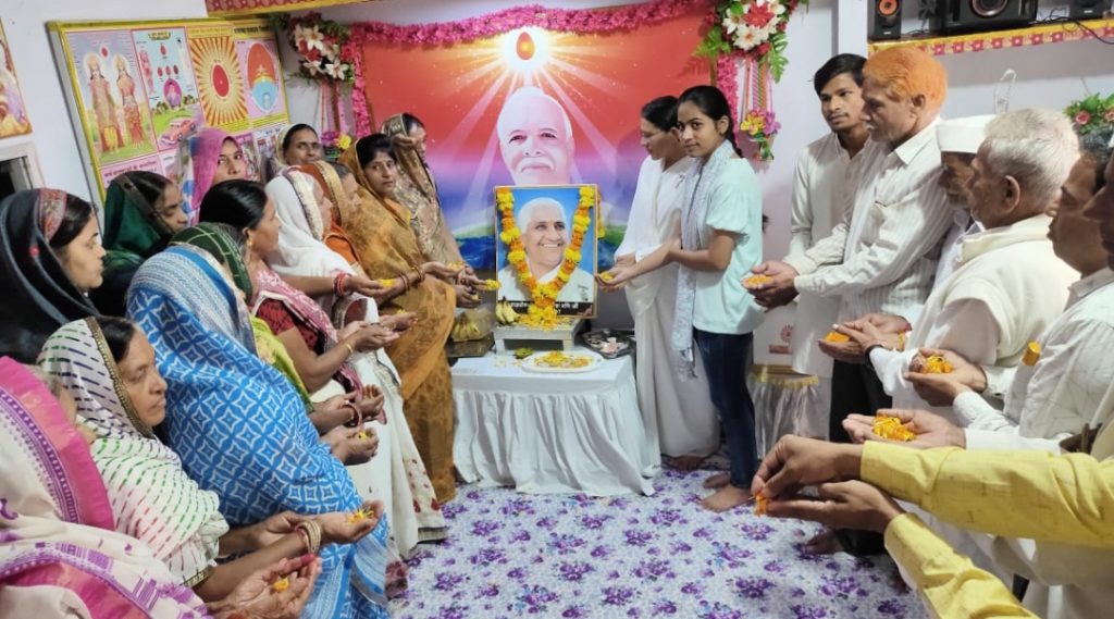 Talen,m.p.:- Dadi Prakashmani punya tithi.
