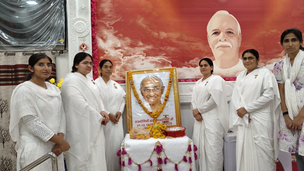 दादी रतन मोहिनी जी श्रद्धांजलि , ब्रह्माकुमारीज राजगढ़(m.p)
